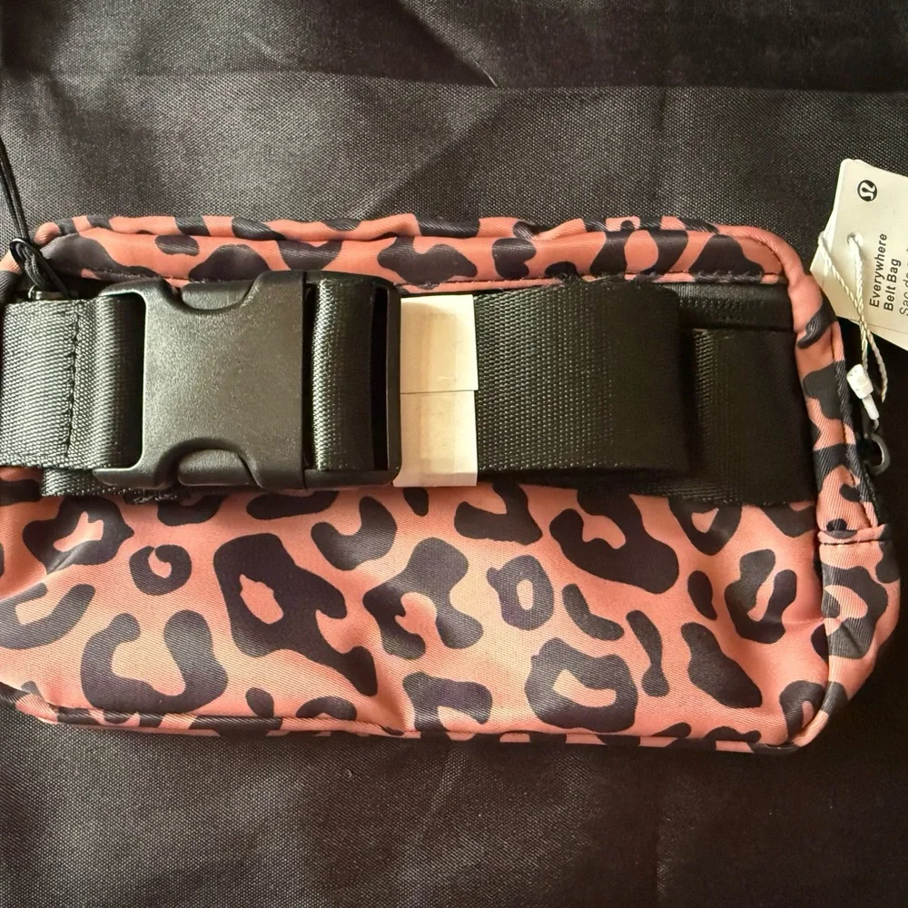 New Lululemon athletica Black and Pink Leopard Everywhere Belt Bag - Picture 4 of 7
